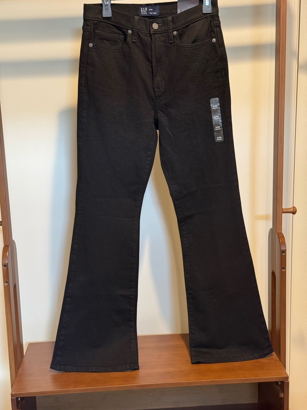 GAP ’70s High Rise Flare Jeans Black Wash Size 8/29R NWT